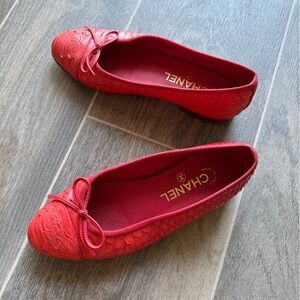 CHANEL ballet flats